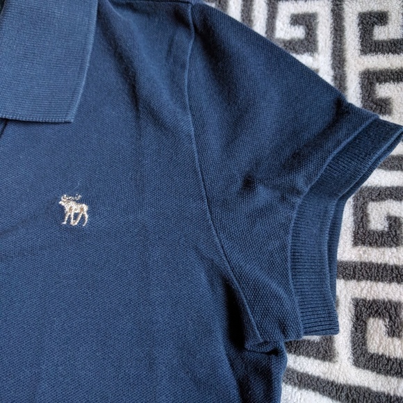 NWOT A&F navy blue polo shirt S - Picture 5 of 5